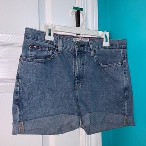Tommy Hilfiger Cut-off Jeans Shorts. Size 6